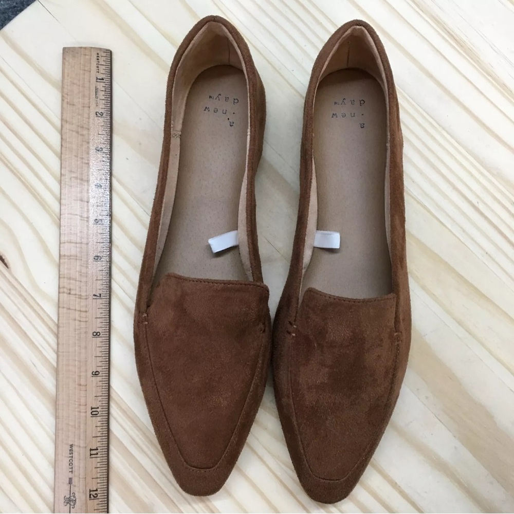 A New Day Shoes Womens 7.5 Pointed Toe Flats Slip On Loafers Brown Faux Suede - Picture 6 of 9